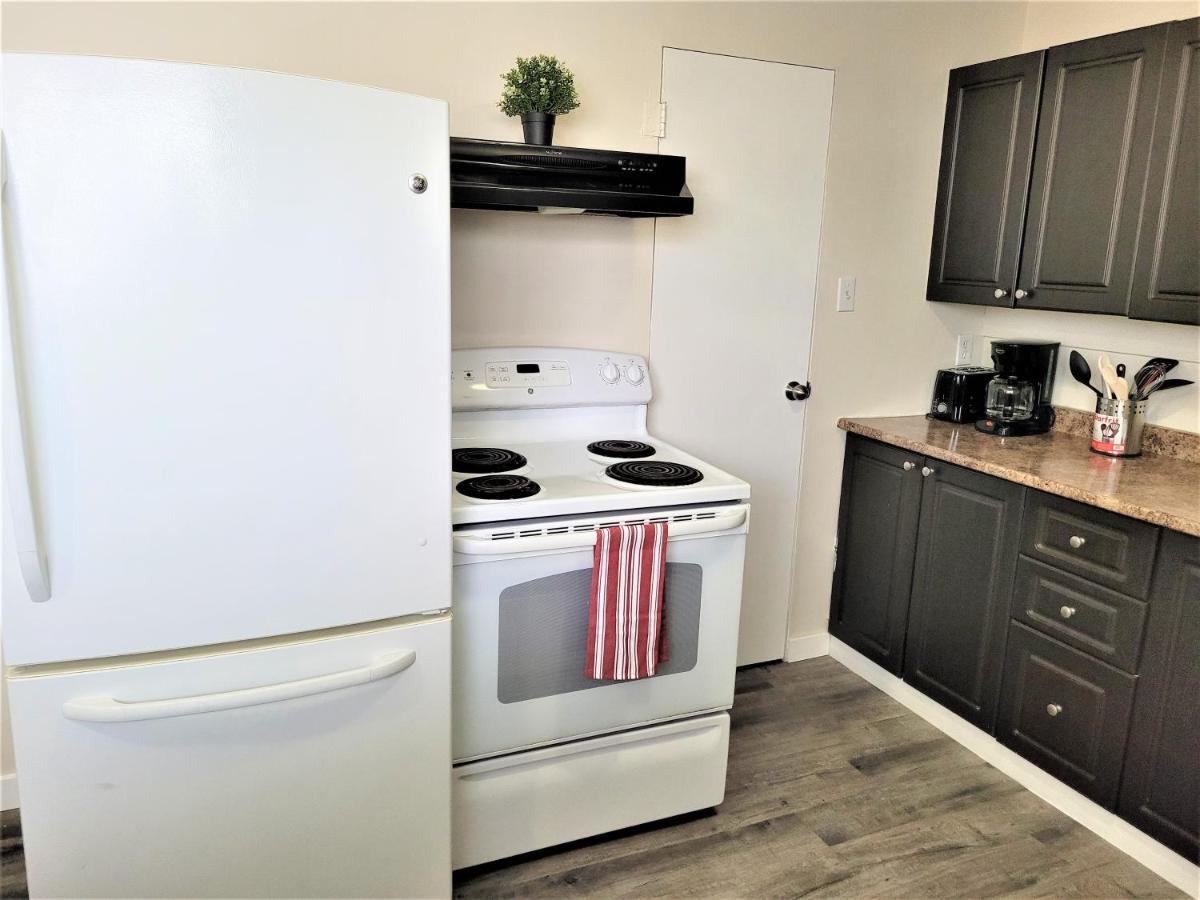 Cozy 4 Bedroom Townhouse - Peaceful Feel Of Home Уинипег Екстериор снимка